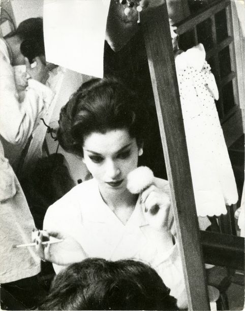MODE « Mode, Dior », 1958.. Tirage argentique d’époque, titré, daté et tampon « &hellip;
