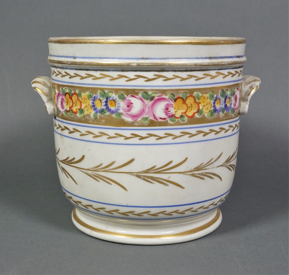 Null Cache pot en porcelaine à décor polychrome de fleurs H 14 cm