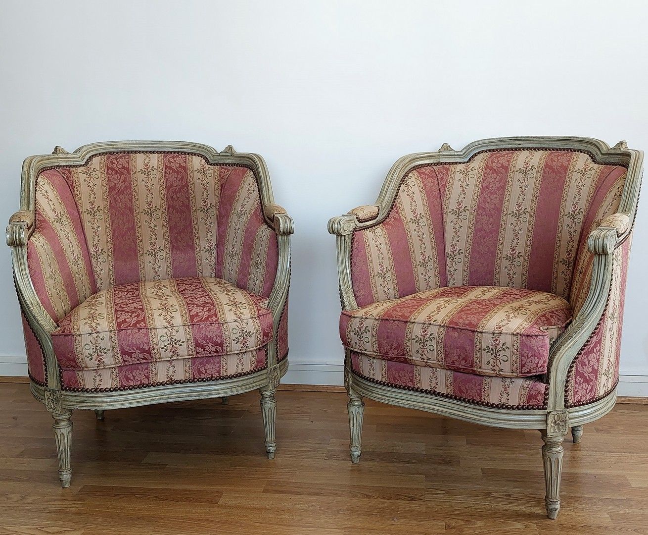 Null Sofa basket and two armchairs in the Louis XVI style upholstered in floral &hellip;