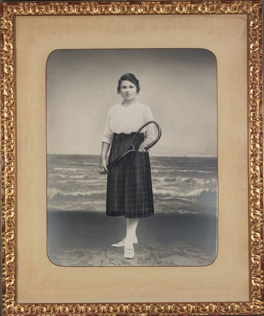 Null "TENNIS PLAYER Tennis player at the beach, ca. 1900-1910. Enhanced silver p&hellip;