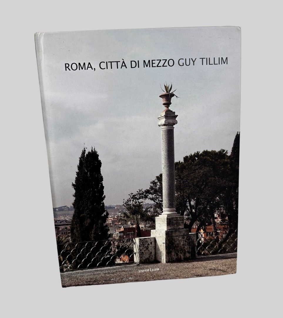 GUY TILLIM 1962- GUY TILLIM 1962-
"Roma, Città di Mezzo", Punctum, 2009, 46p.
Ou&hellip;