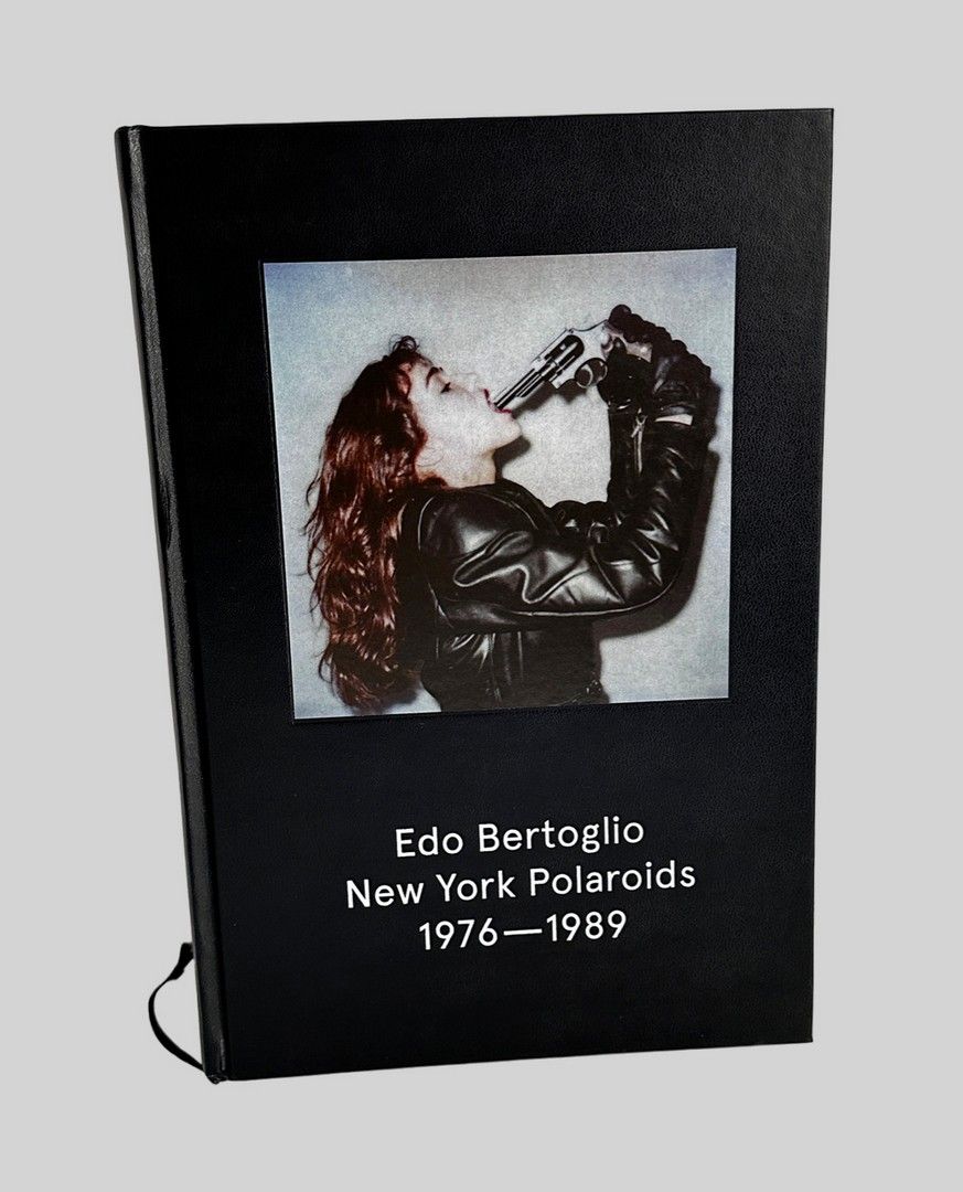 EDO BERTOGLIO 1951- EDO BERTOGLIO 1951-
"New York Polaroids 1976-1989", Yard Pre&hellip;