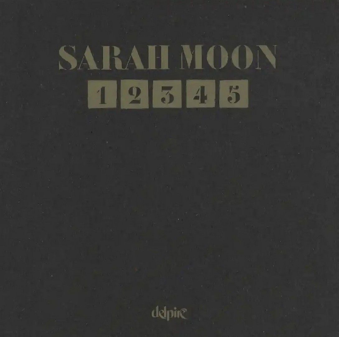 SARAH MOON 1941- SARAH MOON 1941-
"12345", Delpire, 2008, 486p.
Ouvrages. 1ère é&hellip;