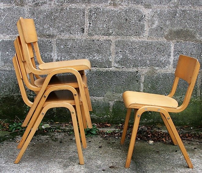 Null Ensemble de 4 chaises de collectivité empilables en bois blond plié verni u&hellip;