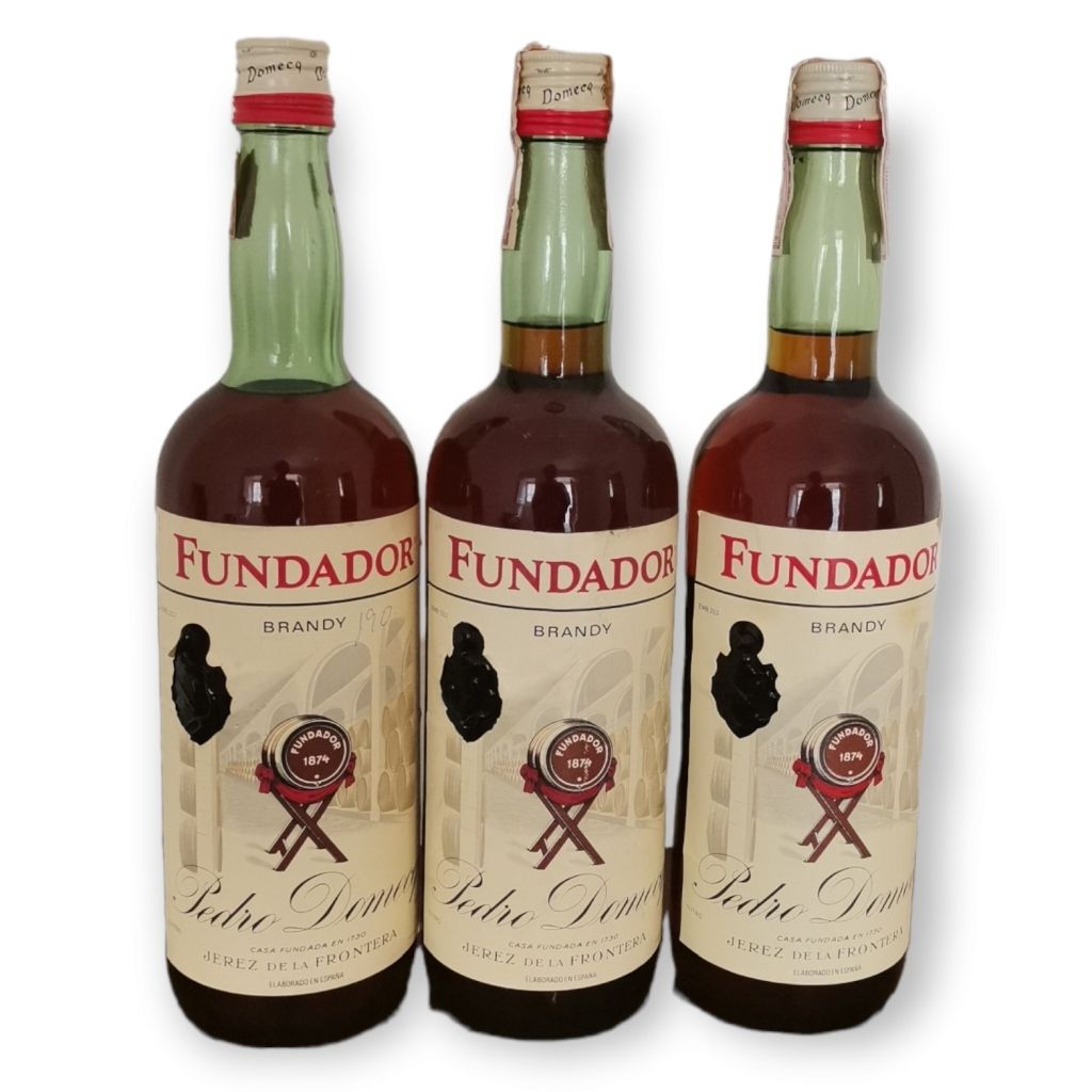 FUNDADOR. PEDRO DOMECQ (3) FOUNDER. PEDRO DOMECQ (3) Three bottles of brandy.