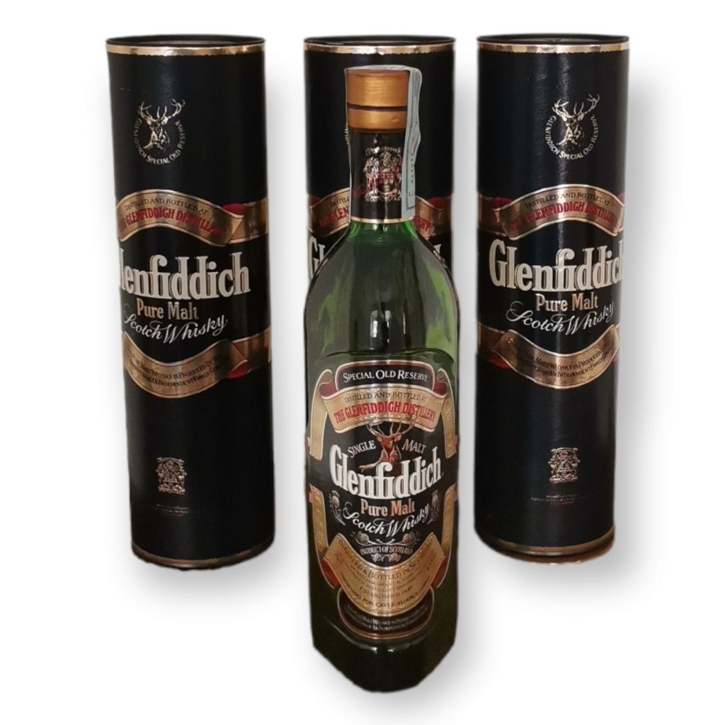 GLENFIDDICH (3) GLENFIDDICH (3) 三瓶0.75升的威士忌酒。在原来的盒子里。