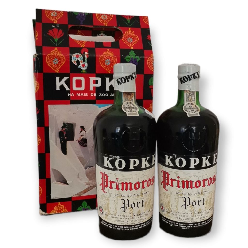 KOPKE (2) KOPKE (2) 两瓶波特酒Primoroso精选老黄酒。在原包装中。