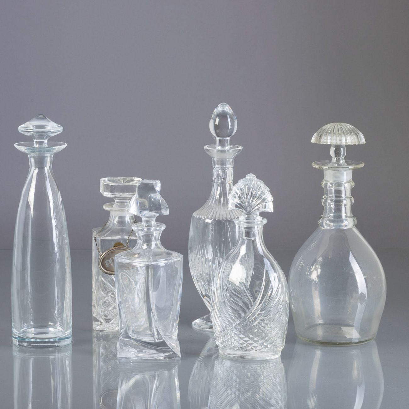 SEIS GARRAFAS DIVERSAS SIX MIXED BOTTLES In molded and polished glass and crysta&hellip;