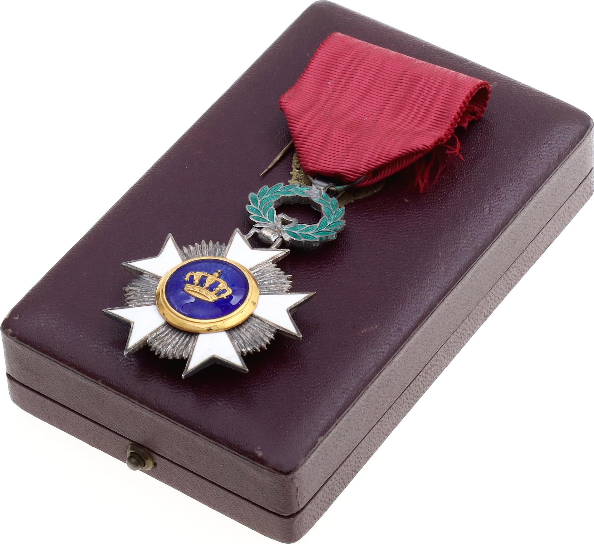 Belgium Order of the Crown Knight Cross 1897 Barac# 208; vgvsAE 64x43 mm.; smalt&hellip;
