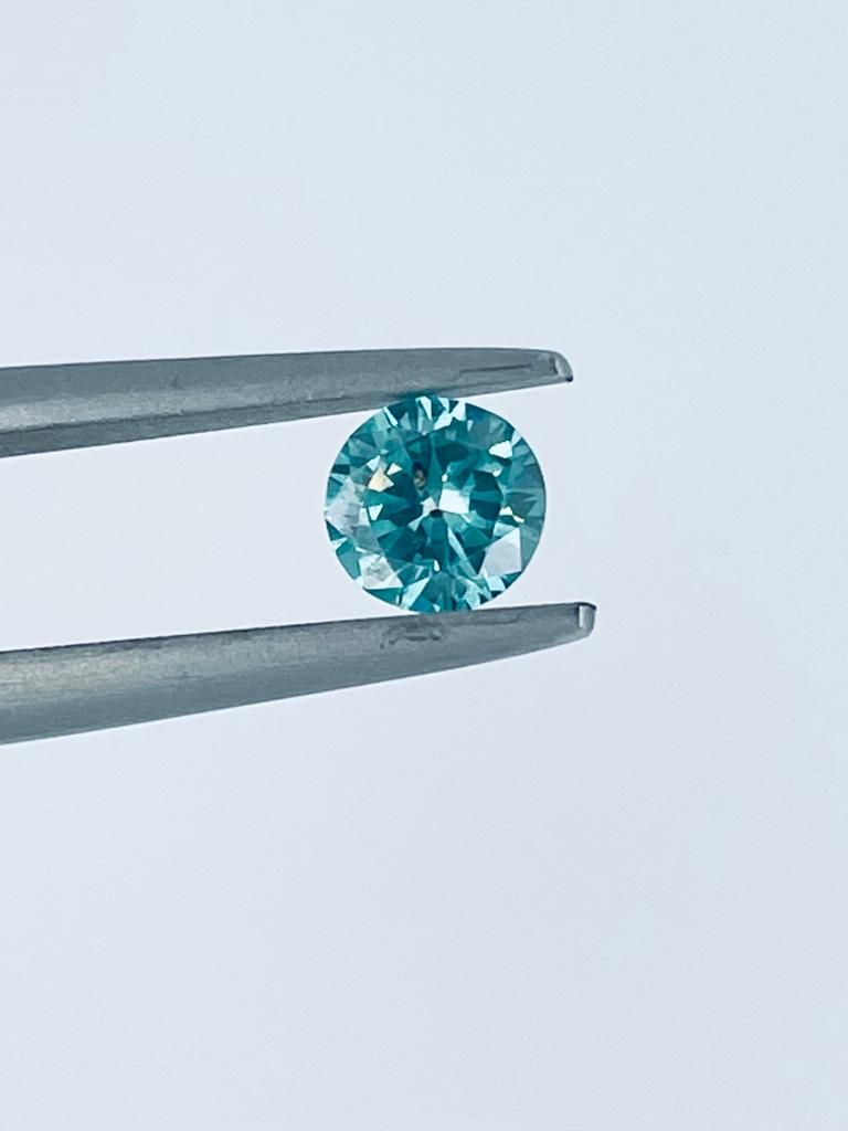 Null 1颗钻石颜色增强型0.46克拉花式浓蓝（钻石颜色增强型） - I1 - 形状明亮 - 证书无 - F20305-11