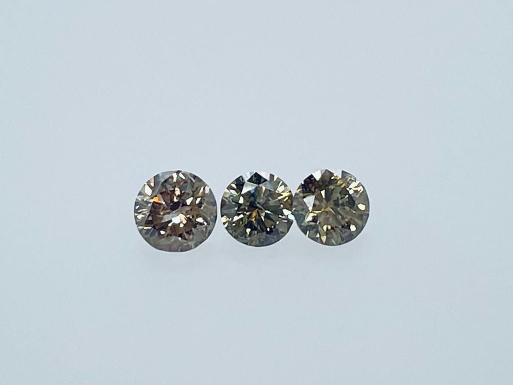 Null 3颗钻石0.65克拉，混合棕色，SI2-I1，形状闪亮，无证书 - F20304-27
