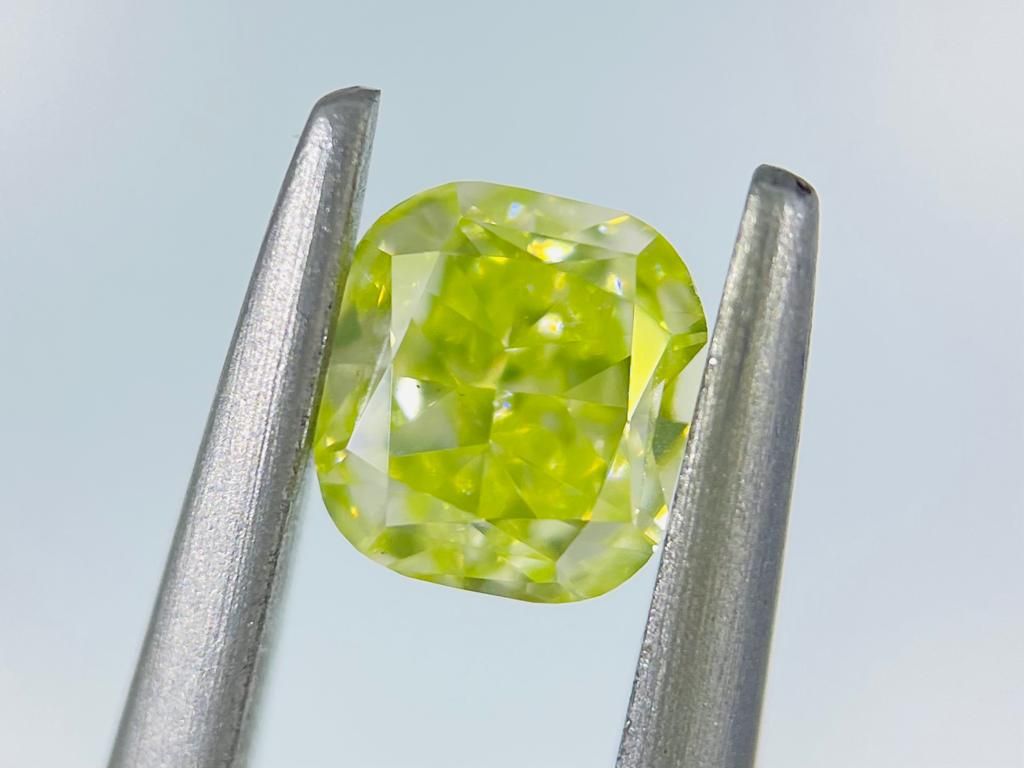 Null 1 DIAMOND 0,42 CT NATURAL FANCY GREEN YELLOW , EVEN - VS2 - SHAPE - CERT GI&hellip;