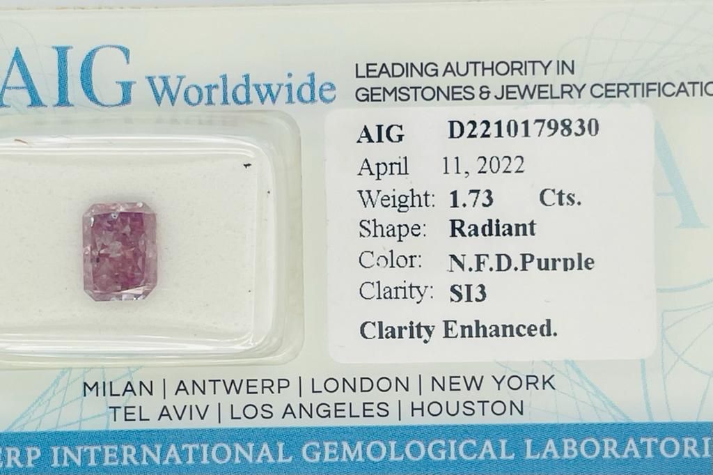 Null 
1 DIAMANT CLARITY ENHANCED 1,73 CT N.F.DEEP PURPLE - SI3 - FORME RADIANT -&hellip;