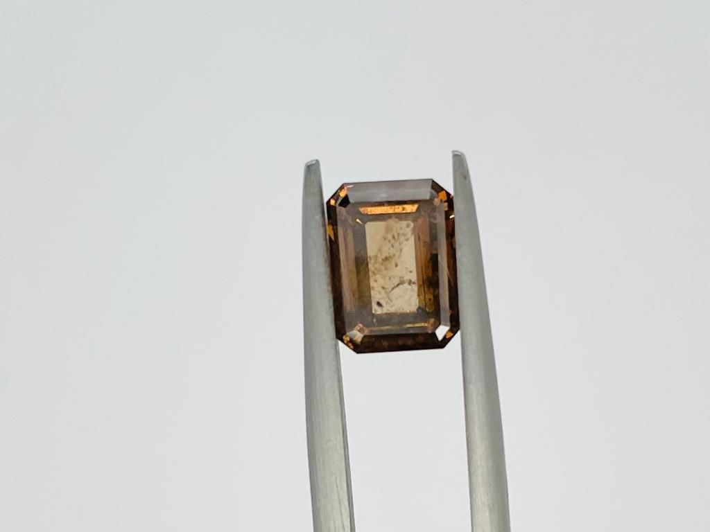 Null 1 DIAMOND CLARITY ENHANCED 2,69 CT N.F. DEEP ORANGE BROWN - SI2 - SHAPE EME&hellip;