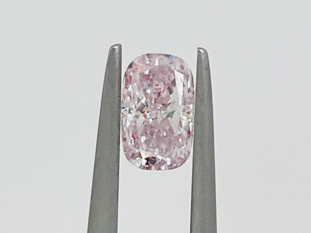 Null 1 DIAMOND CLARITY ENHANCED 0,95 CT N.F.PINK - SI3 - SHAPE CUSHION - CERT NO&hellip;