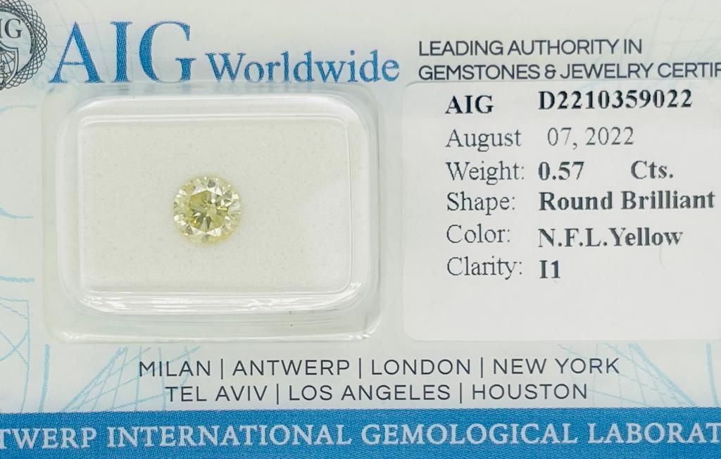 Null 1颗0.57克拉花式浅黄色钻石 - I1 - 明亮式切割 - AIG证书 - F20801-15