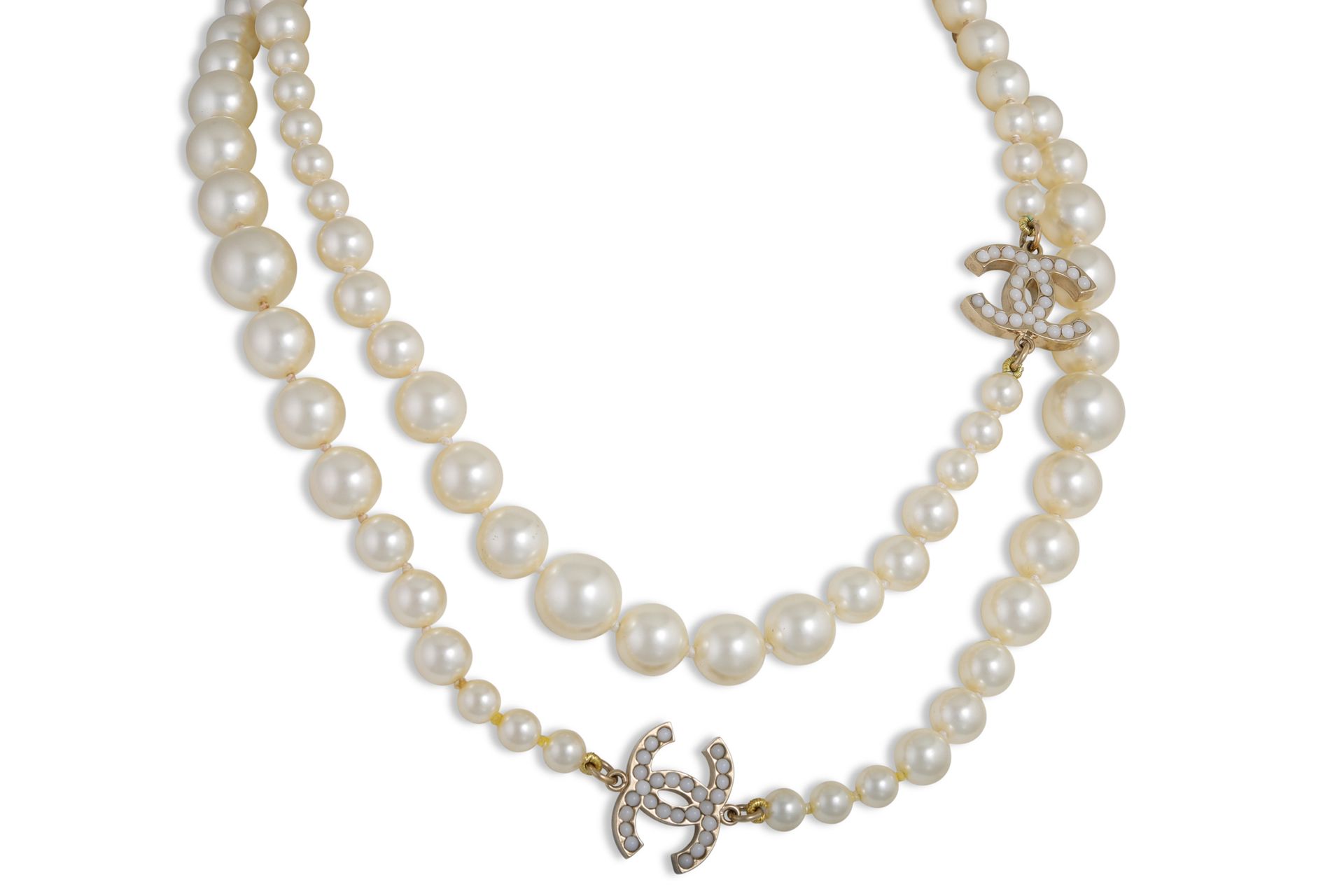 chanel cc pearl necklace