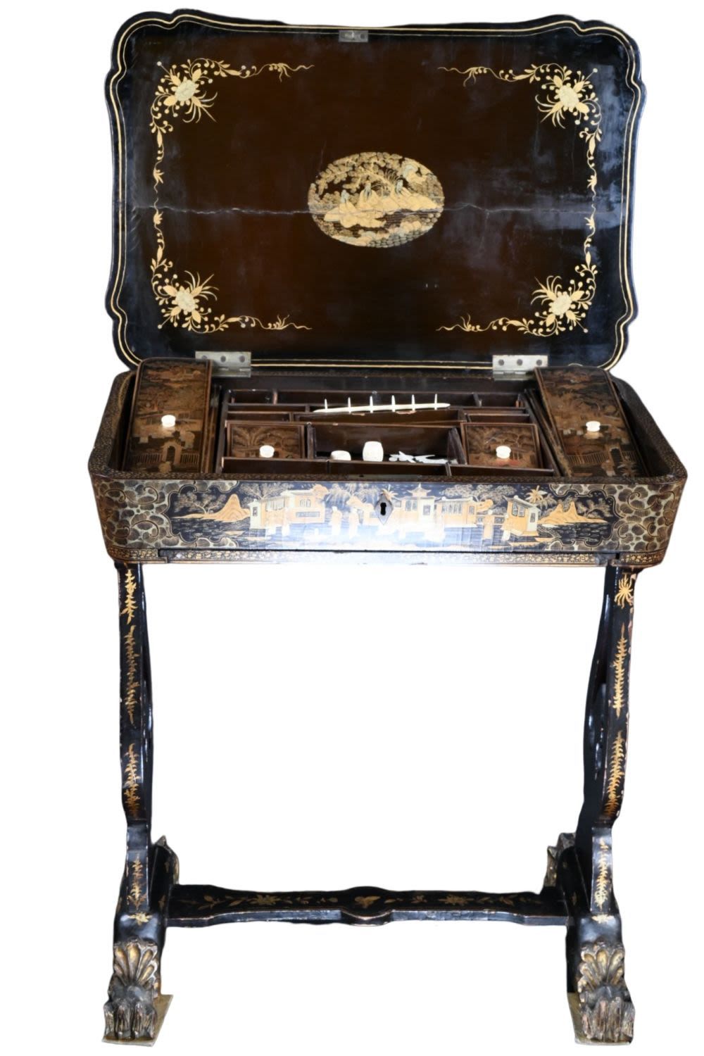 Mobile da cucito cinese, ultimo terzo del XIX secolo Realizzato in legno laccato&hellip;