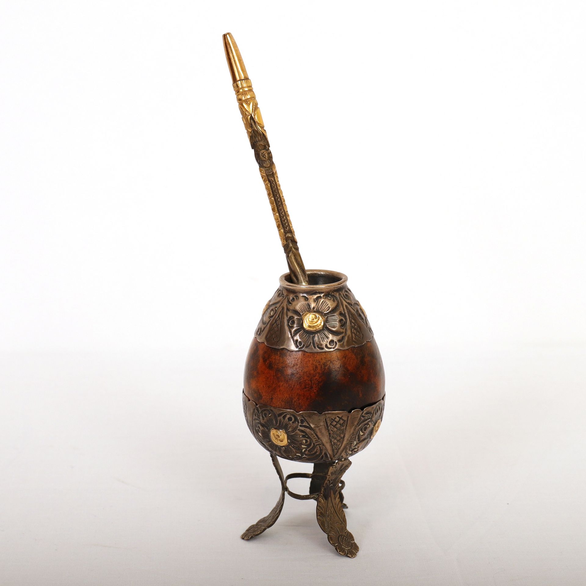 Null TRIPOD CALABASH WITH MATÉ AND BOMBILLA IN SILVER AND GILDED METAL 

hallmar&hellip;