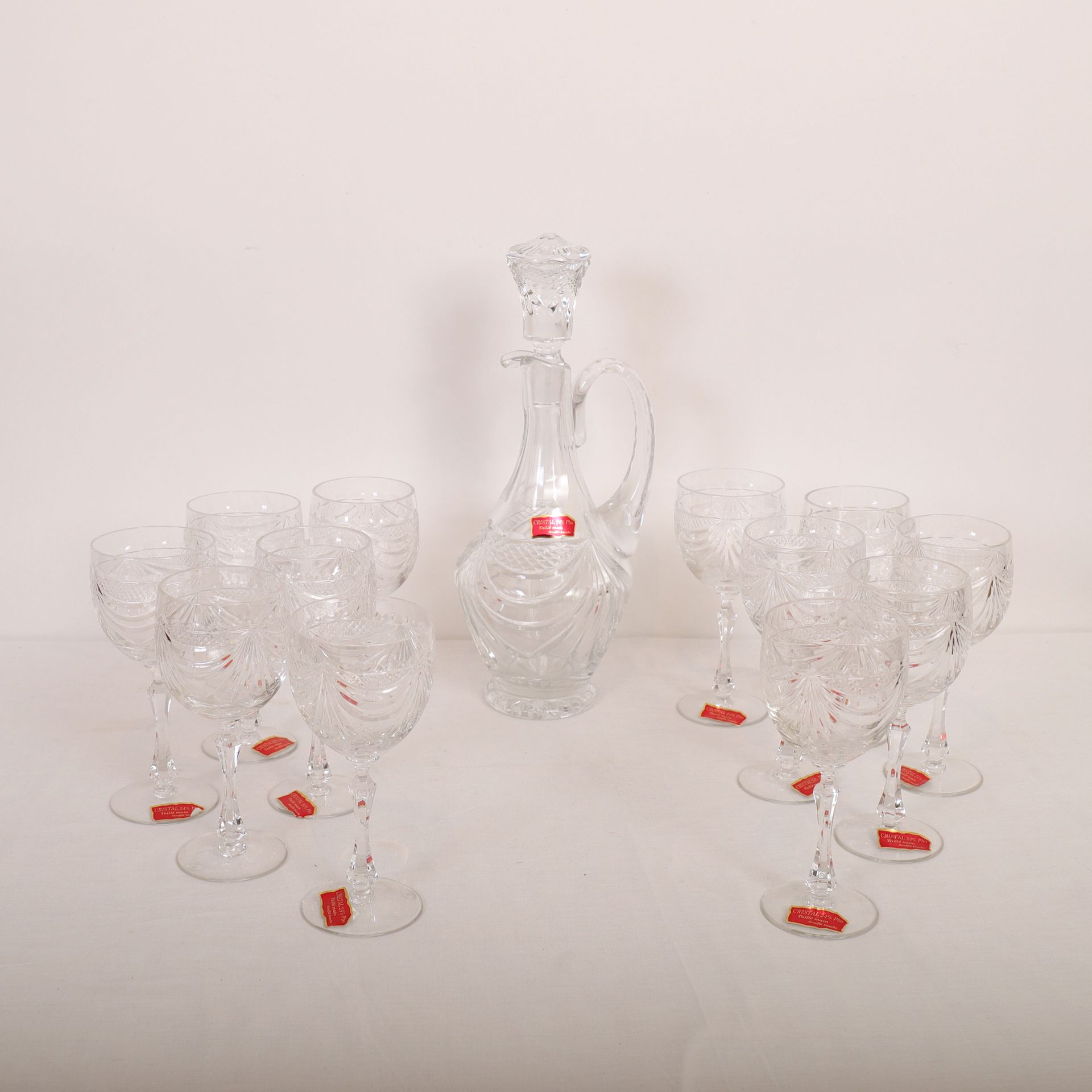 Null SET OF 12 WATER GLASSES AND A CARAFE IN CRYSTAL OF LORRAINE 

With cut drap&hellip;