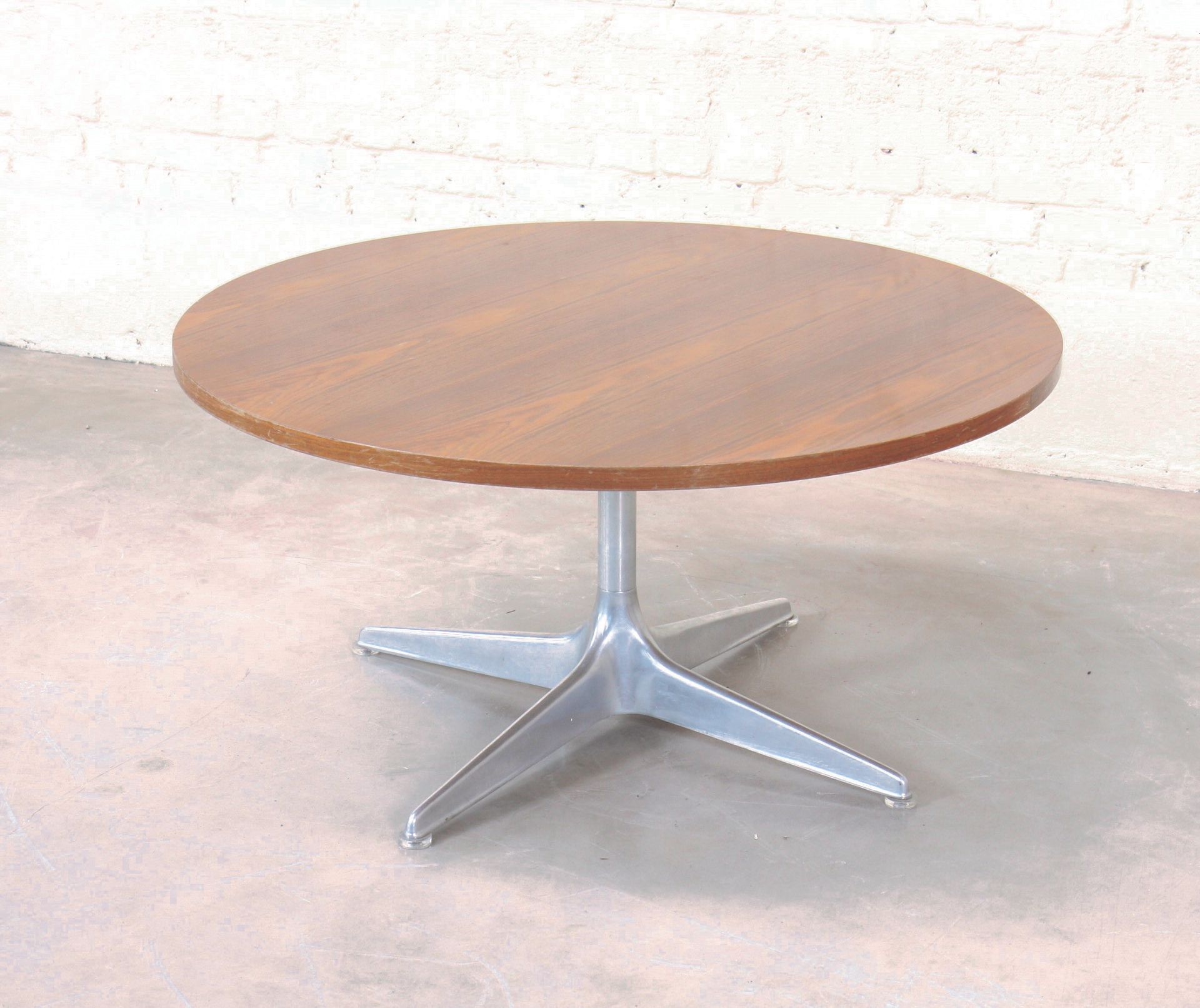 Null LARGE LOW TABLE di COR, Germania, dalla serie "Sedia". Design di Horst Brün&hellip;