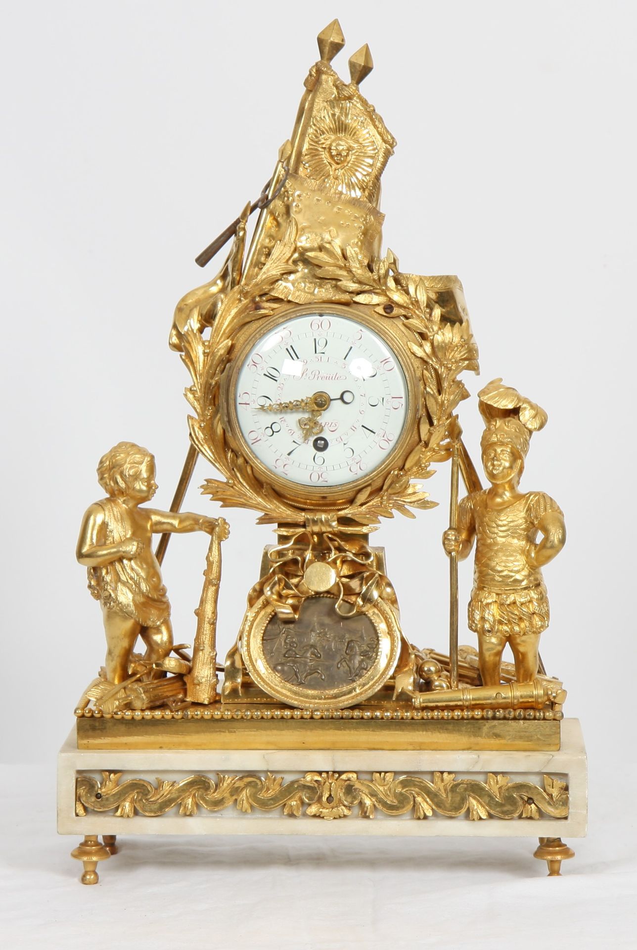Null PENDULE "AUX ENFANTS GUERRIERS" LOUIS XVI 

En bronze doré et marbre blanc &hellip;