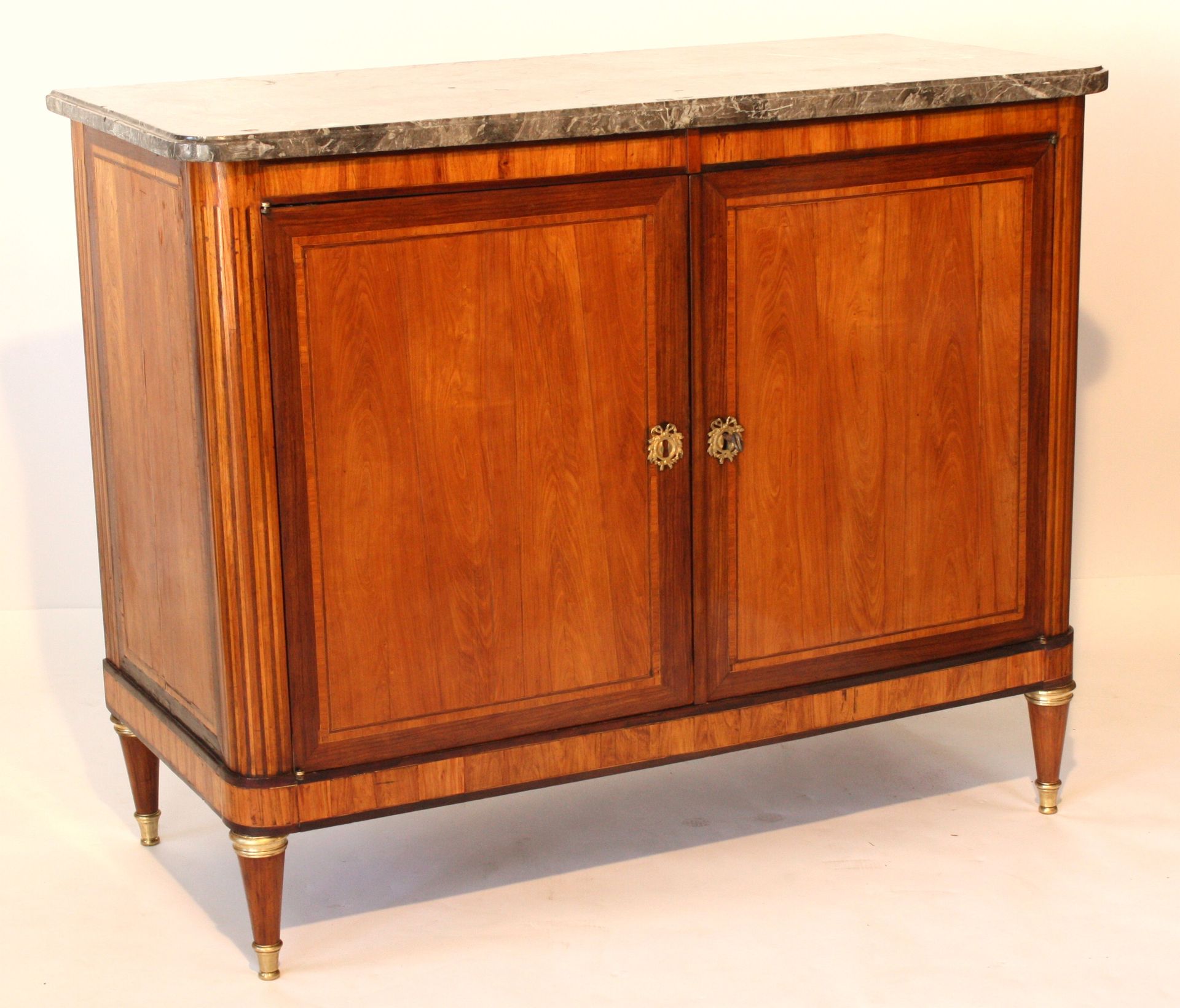 Null SIDEBOARD INLAID LOUIS XVI 

With flat front and sides, opening with two do&hellip;