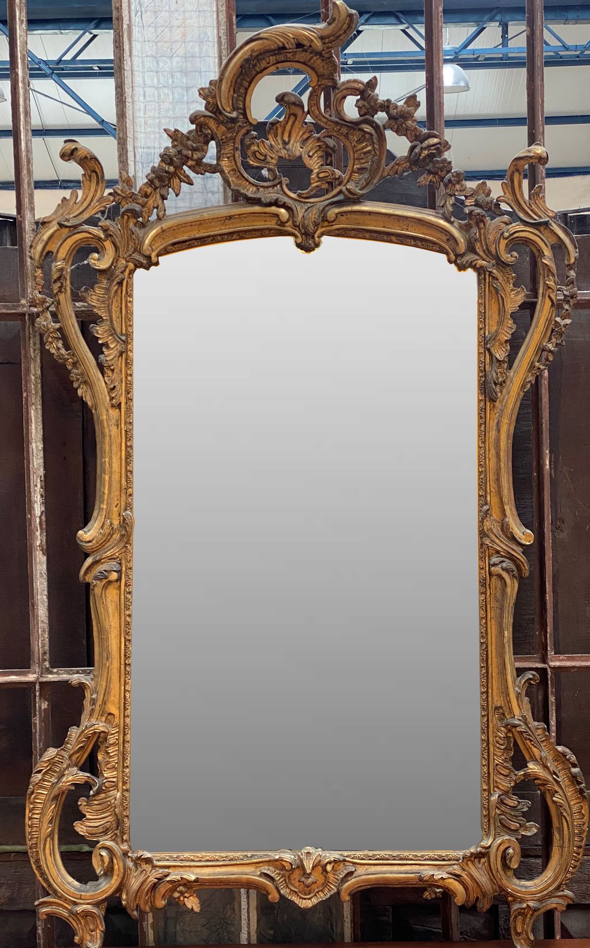 Null IMPORTANT MIROIR DE STYLE LOUIS XV

Bois doré, mouluré et sculpté à décor d&hellip;