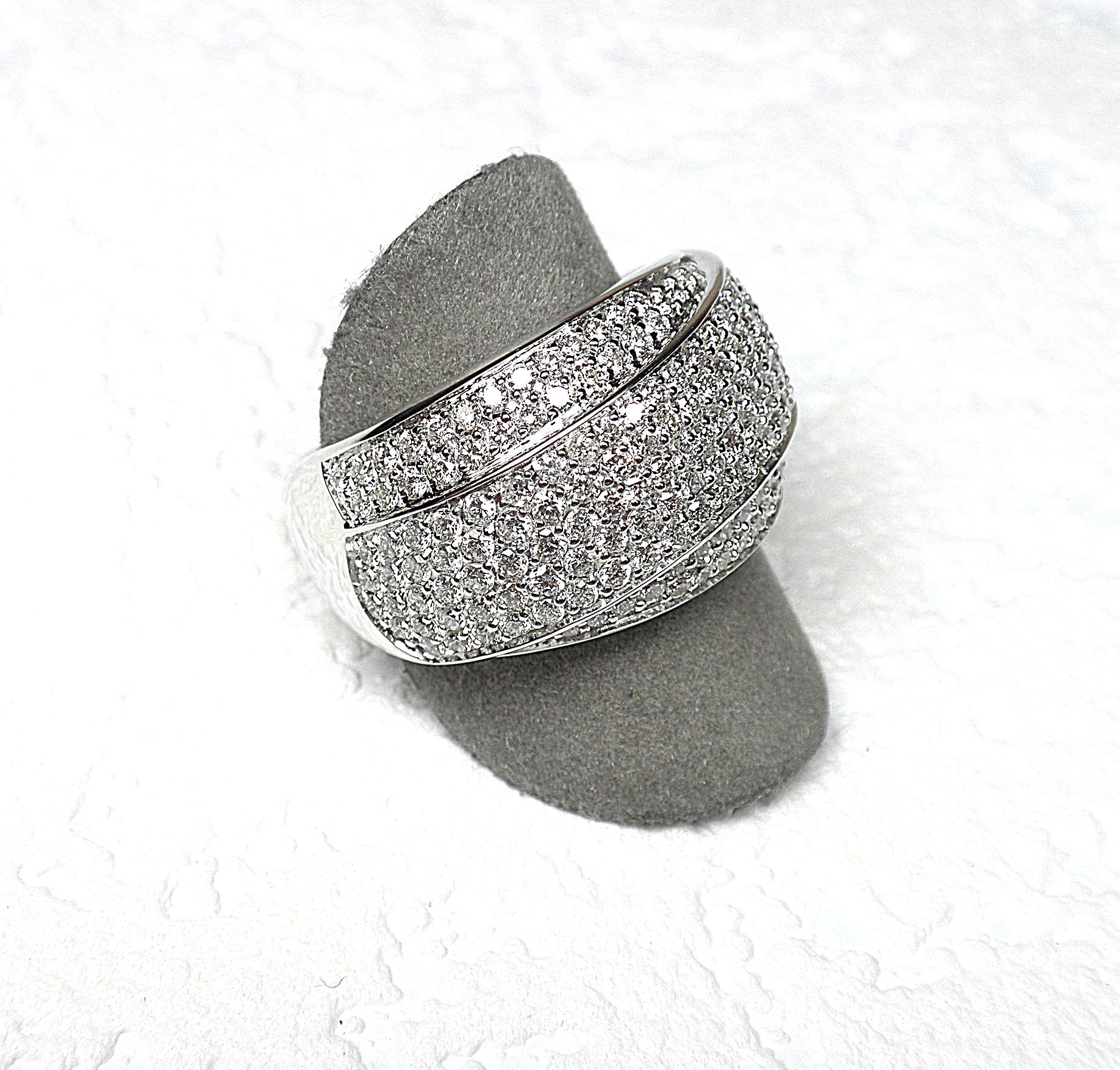 Null Sehr schöner Ring aus Weißgold "croisée" mit Pavé aus 168 modernen Diamante&hellip;