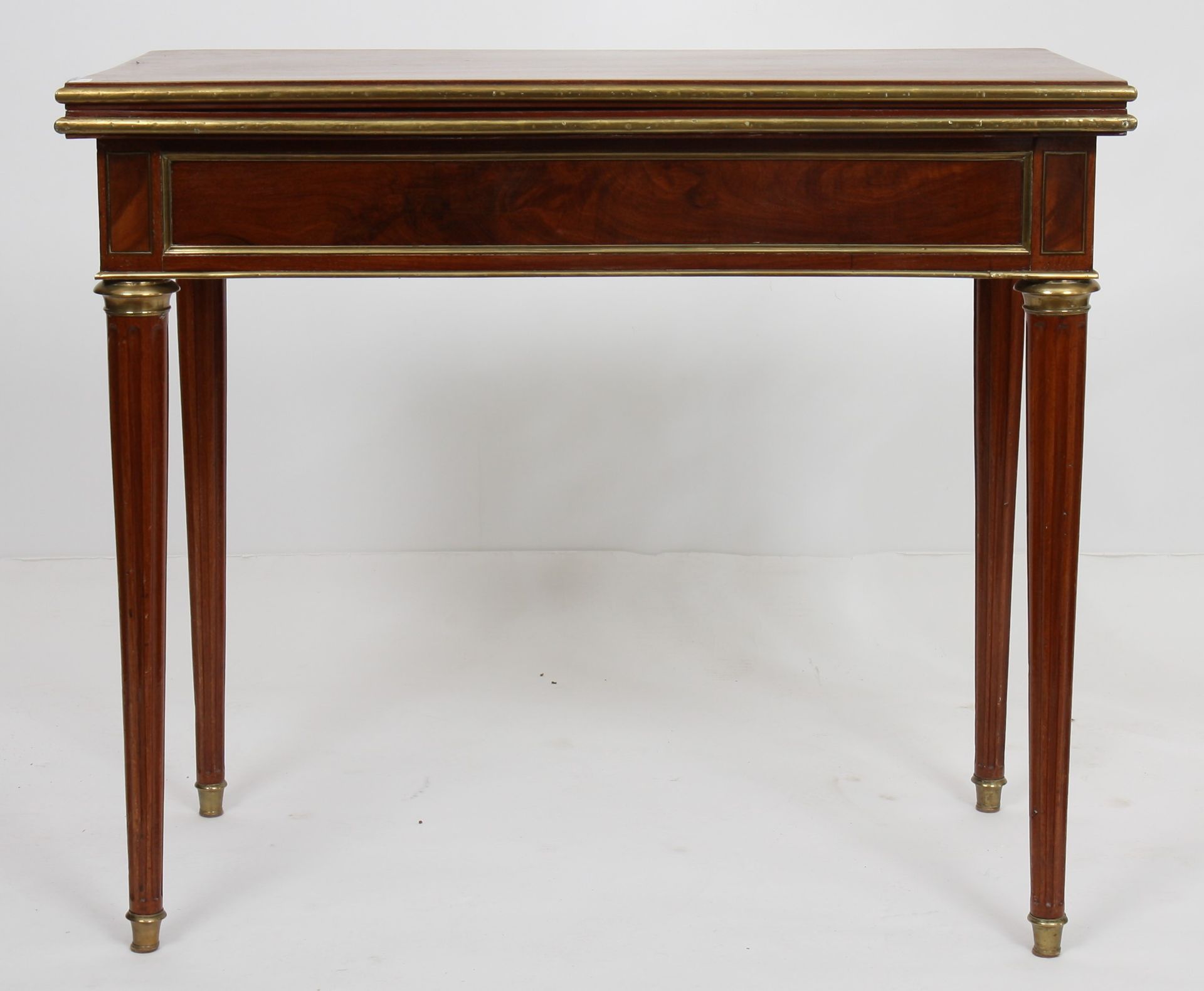 Null MAHOGANY GAME TABLE LOUIS XVI 

Mahogany and mahogany veneer, with a tiltin&hellip;