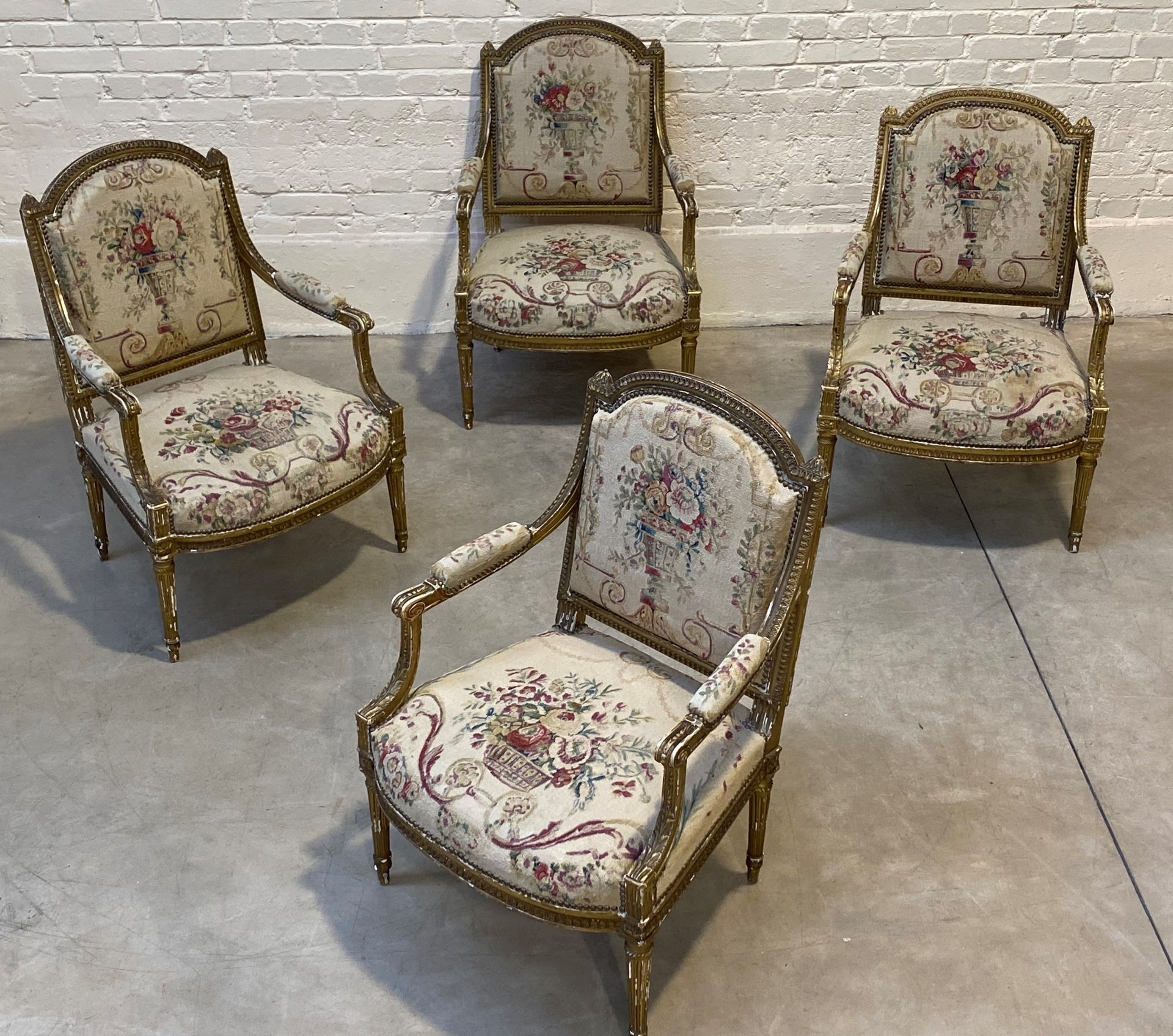 Null VERY NICE SET OF FOUR Gilded and carved wood QUEEN'S CHAIRS

Tapered, flute&hellip;