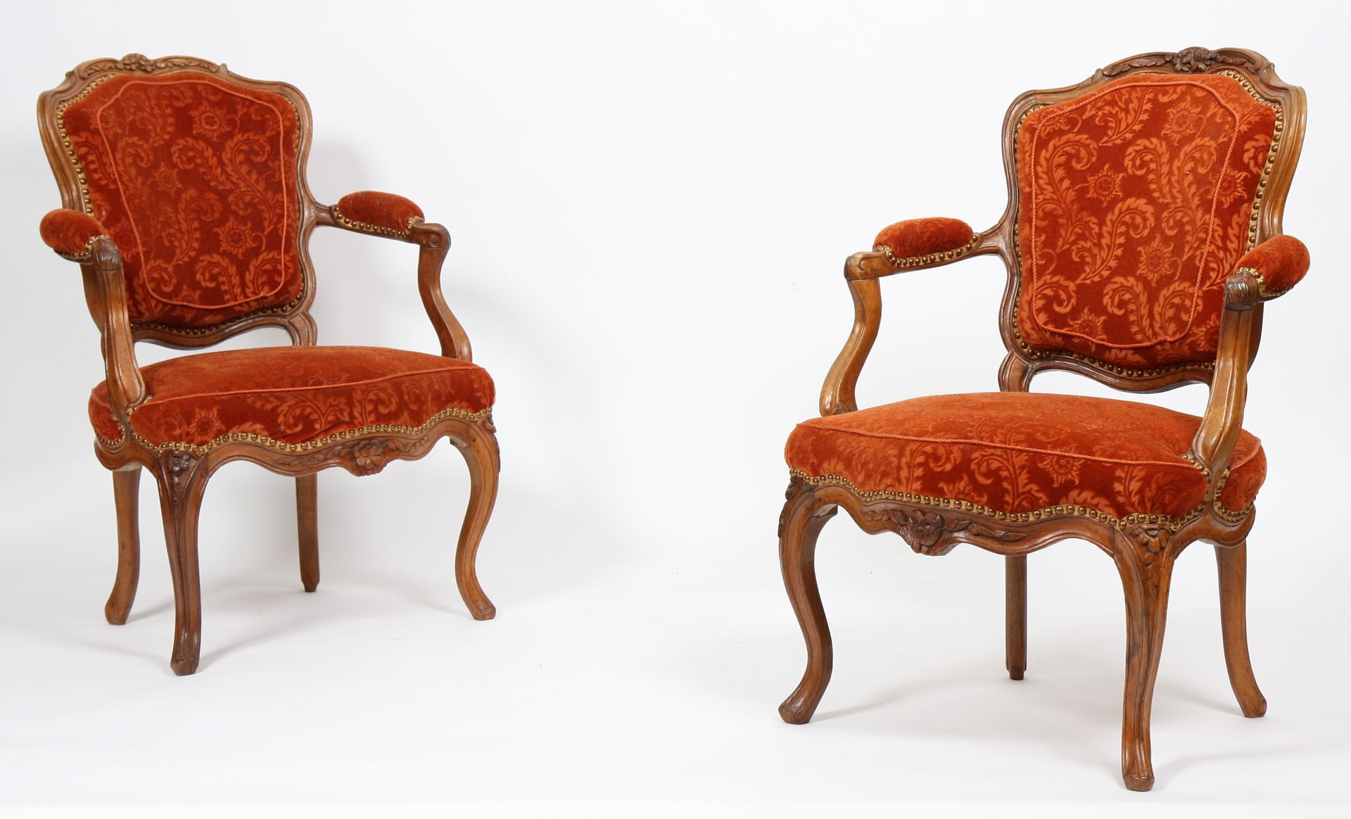 Null VERY NICE PAIR OF CABRIOLET ARMCHAIRS LOUIS XV

In natural wood, with cabri&hellip;