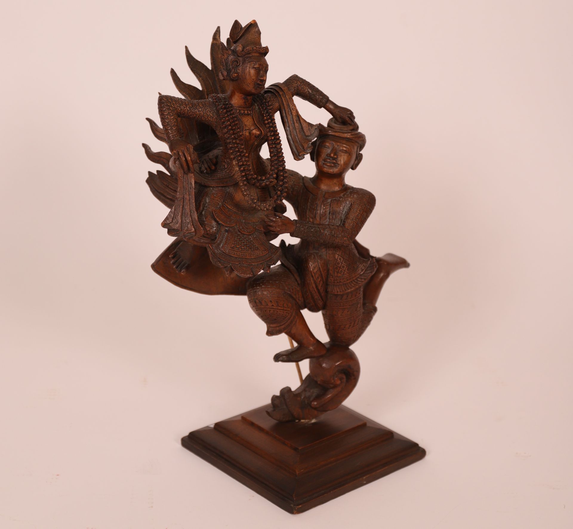 Null SCULPTURE "ASIAN THEATER CHARACTERS".
Carved wood
H : 44 cm 
Condition of u&hellip;