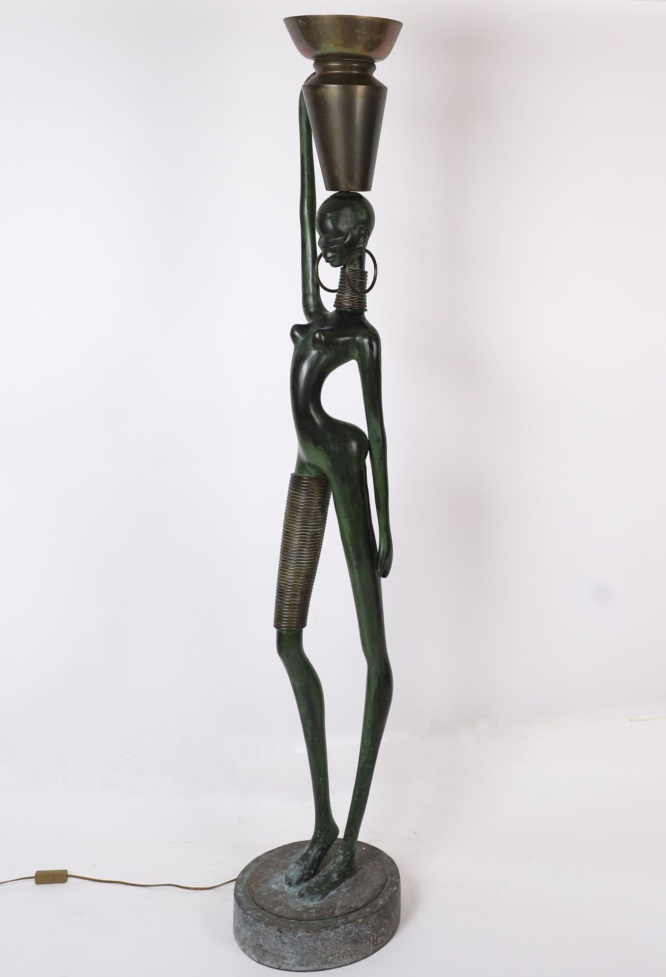 Null BRONZO "FEMME GIRAFE" attribuito a Karl HAGUENAUER (1898-1956)
Bronzo con d&hellip;