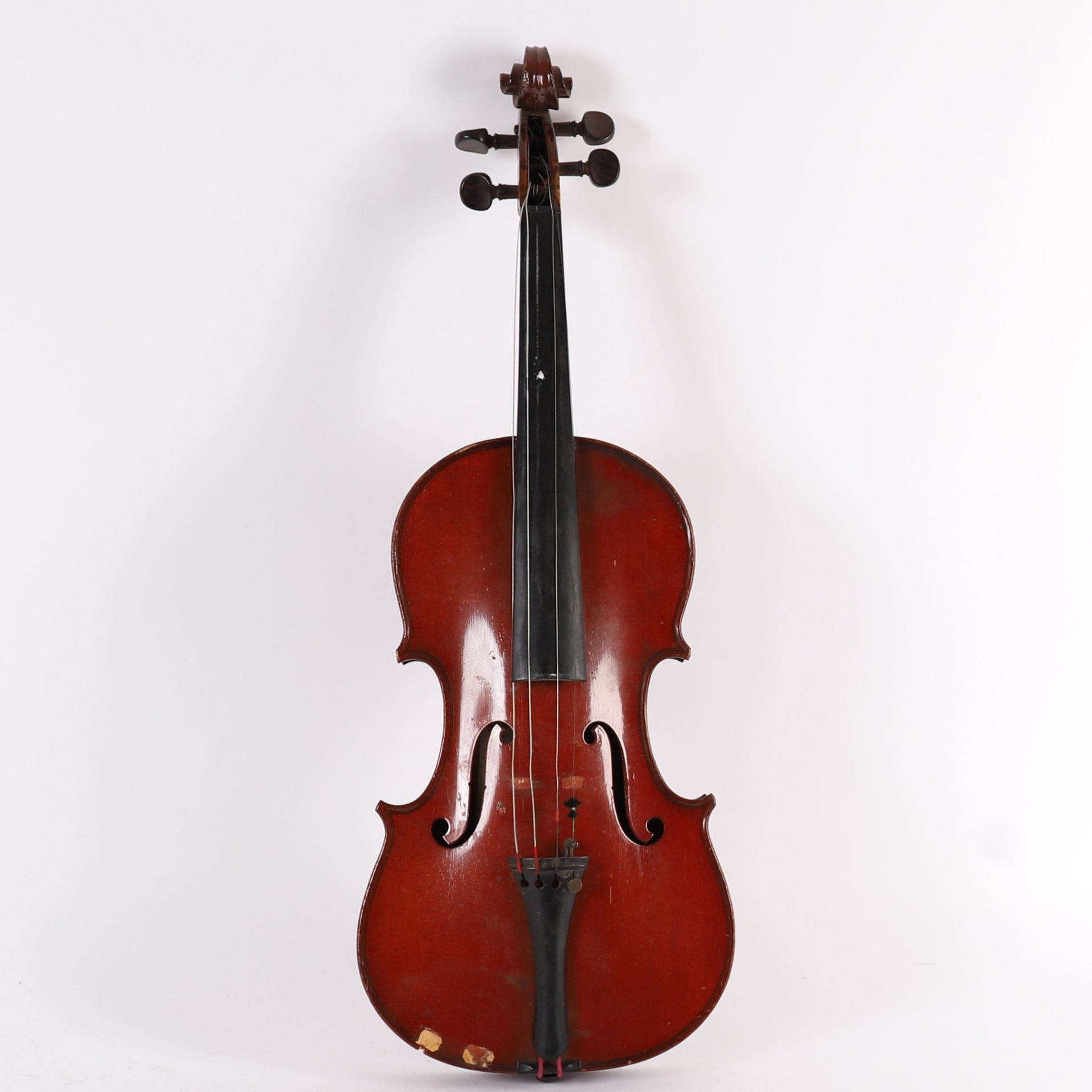 Null 小提琴
米勒库尔小提琴 
带有标签 "F.M. Bertucci et A.Gonzalez / FECERO IN Roma nal 1928"。
&hellip;