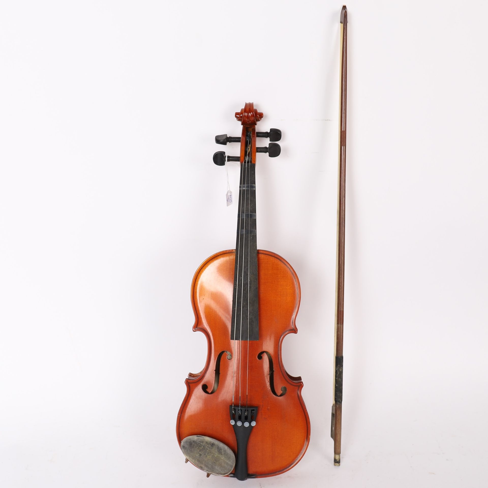 Null VIOLON
Portant l'étiquette "Josef Jan Duonah, hand crafted by Stuna, Luoy u&hellip;