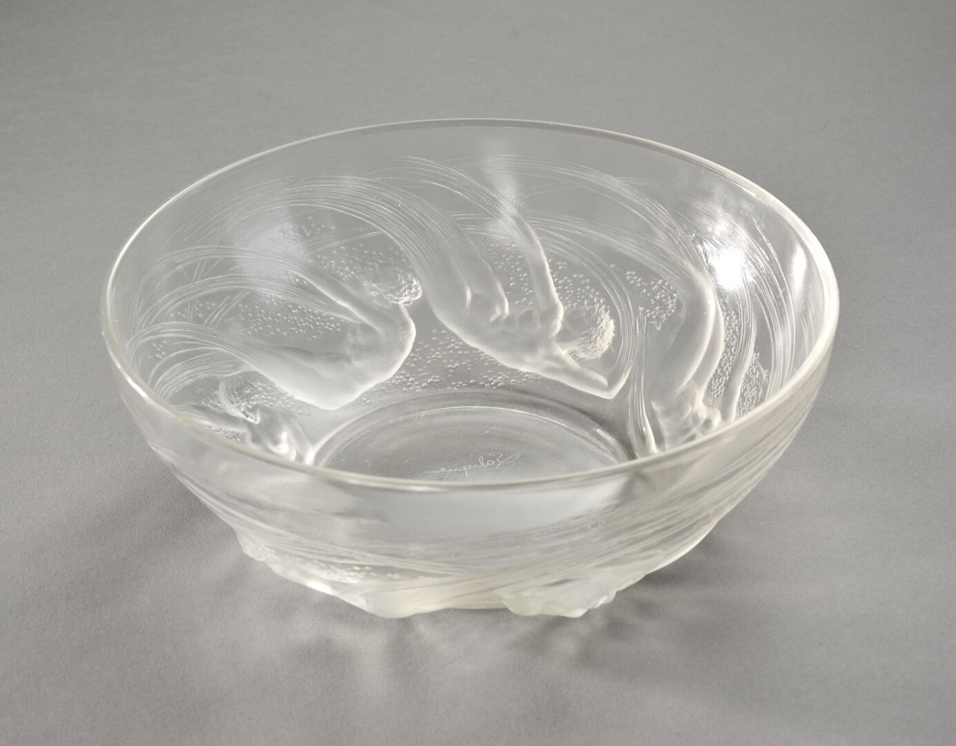 Null R LALIQUE

Vaso "Ondines" en vidrio moldeado blanco prensado.

Firmado R LA&hellip;