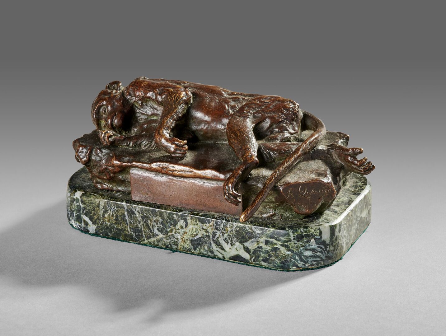 Null 阿尔芒-皮埃尔-路易-奎纳（1865-1925）。

"雅克特之死"。

青铜，有阴影的棕色铜锈。签名在露台的一角。

海绿色大理石底座。

5 x &hellip;