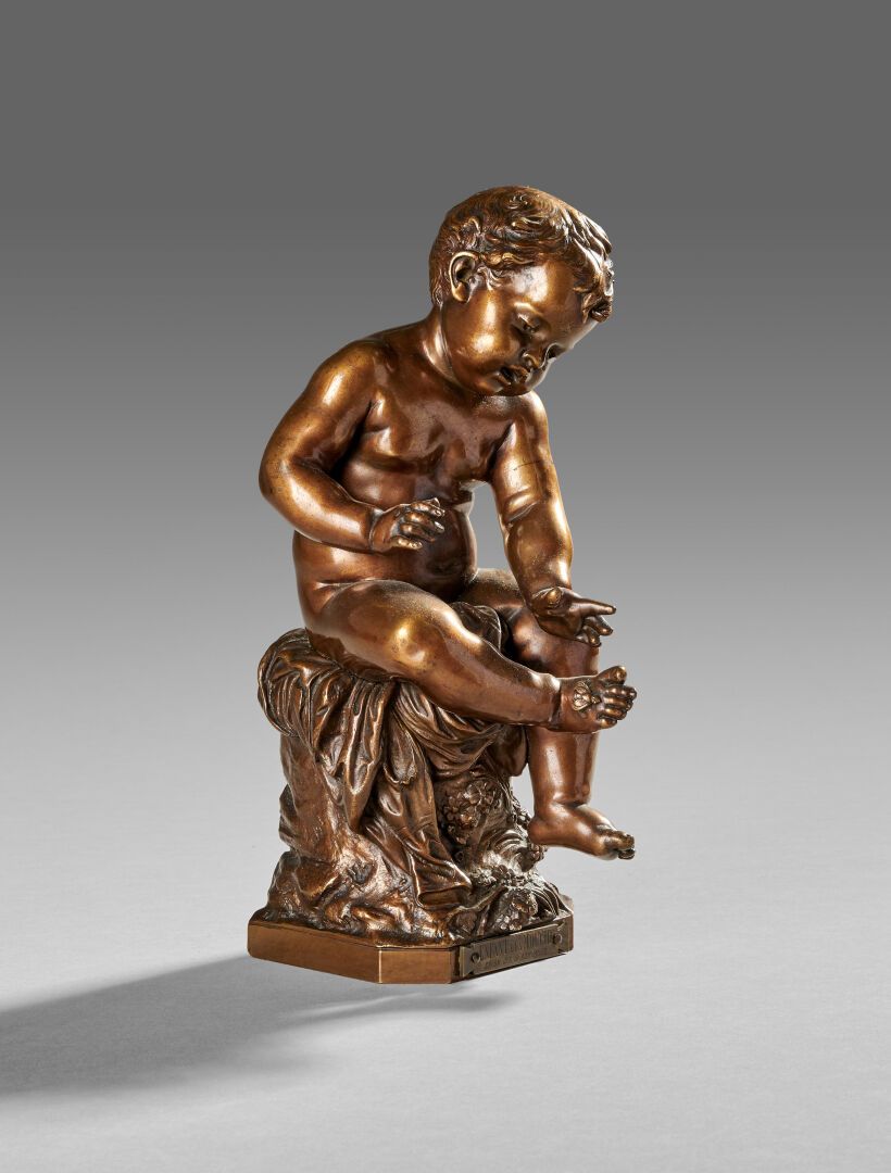 Null 奥古斯特-莫罗(Auguste MOREAU) (1834-1917)

"有苍蝇的孩子"。

经清漆处理的青铜，带有阴影的棕色铜锈。签名并盖有 "S&hellip;