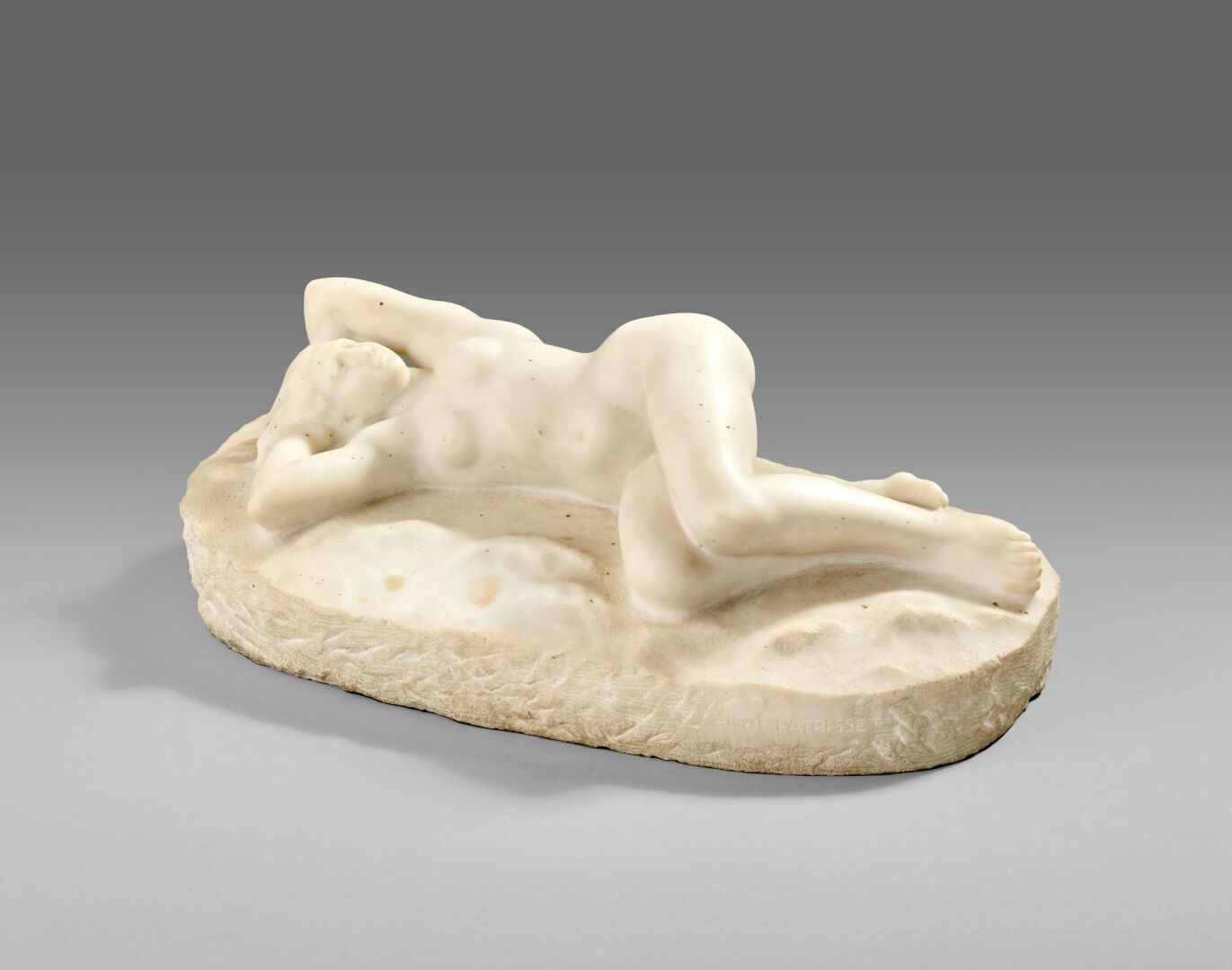 Null 艾伯特-帕特里斯(Fresnes-sur-Escaut 1892-Dunkerque 1964)

"裸体躺着，双臂举在头下

雕刻的卡拉拉大理石，已&hellip;