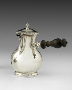 Null Silver miniature jug. Second part of the XIXth century. Of baluster form, i&hellip;