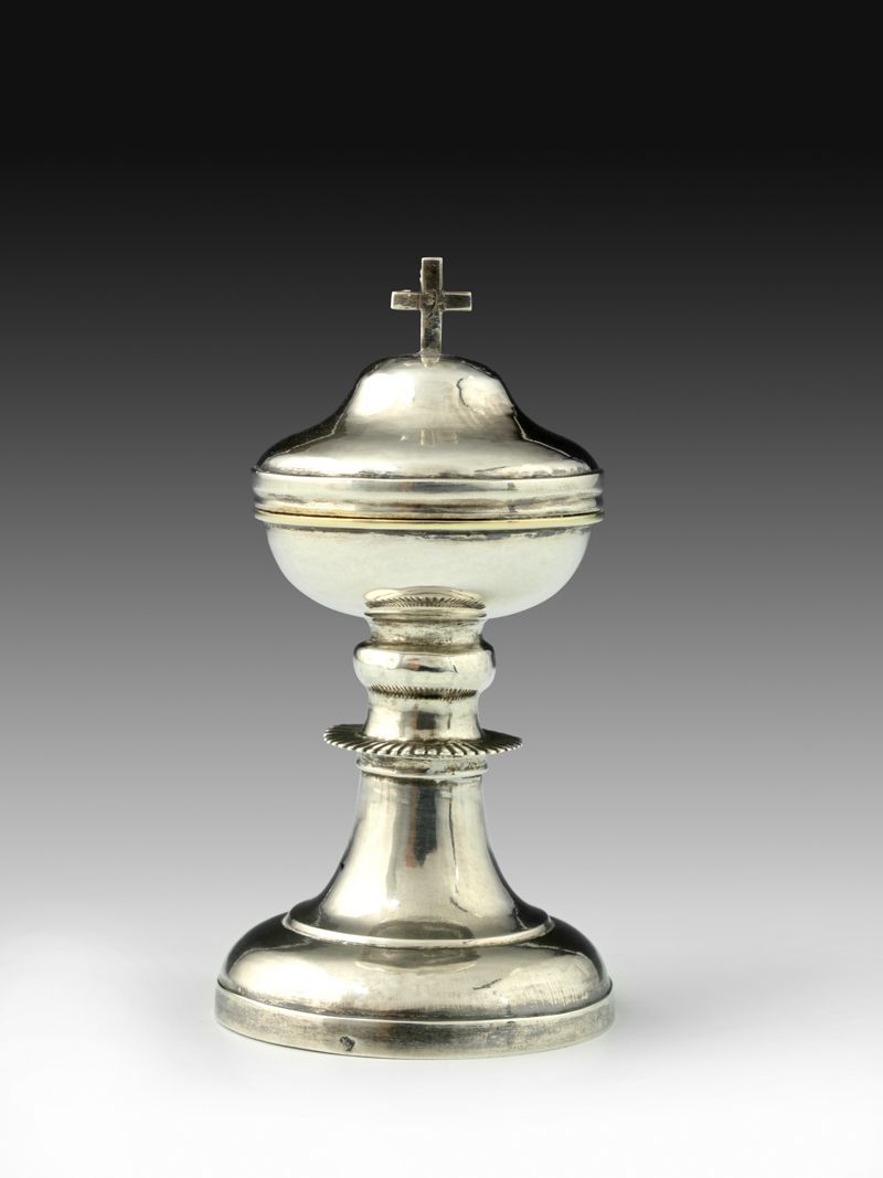 Null Piccolo ciborio d'argento per i malati. Langres 1789 La base rotonda con do&hellip;