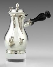 Null A silver baluster coffee pot. Province 1819-1838 It rests on a molded base.&hellip;