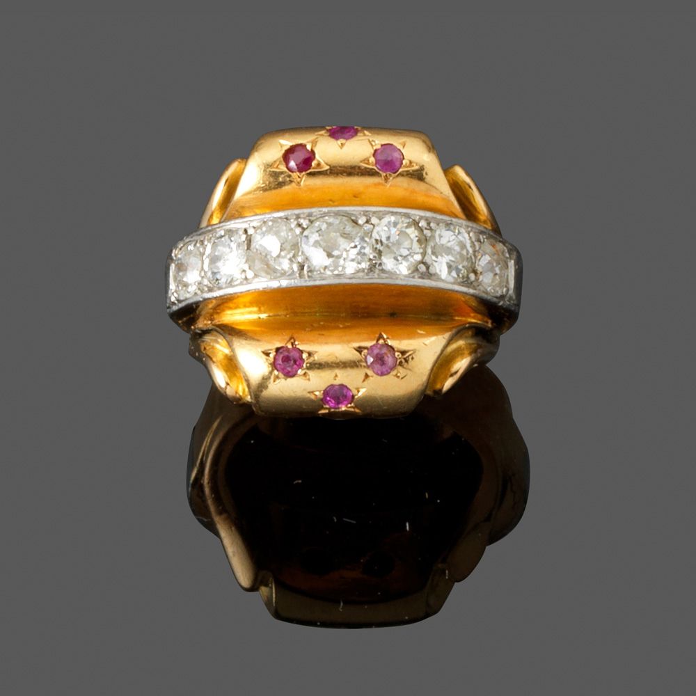 Null Bague, vers 1950 En or jaune 18k, serti d'une ligne de diamants taille bril&hellip;