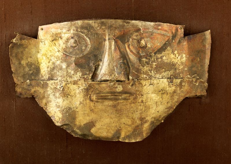 Null Culture Lambayaque, Sipan Pérou, 700-900 apr. JC Masque funéraire Or martel&hellip;