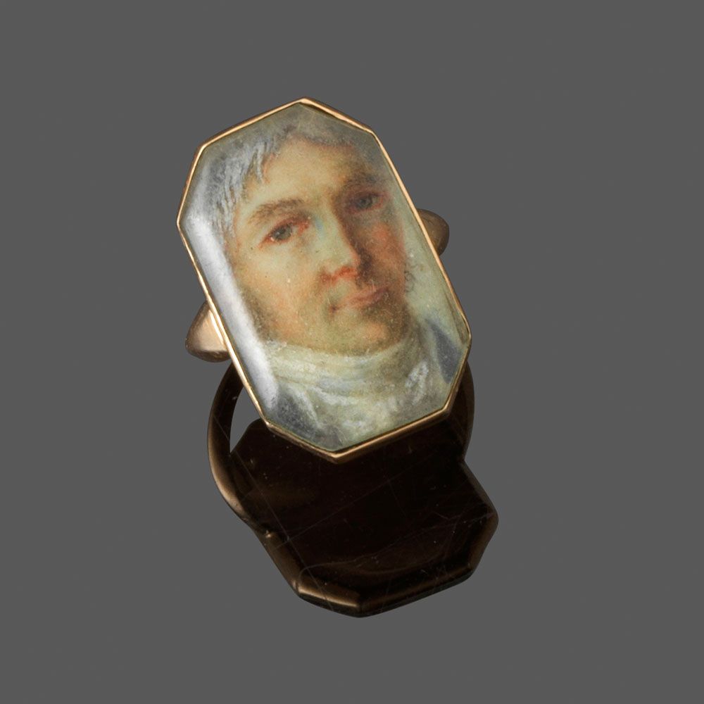 Null Bague "Portrait". Angleterre, Fin du XVIIIe siècle. En or jaune 18k le chât&hellip;