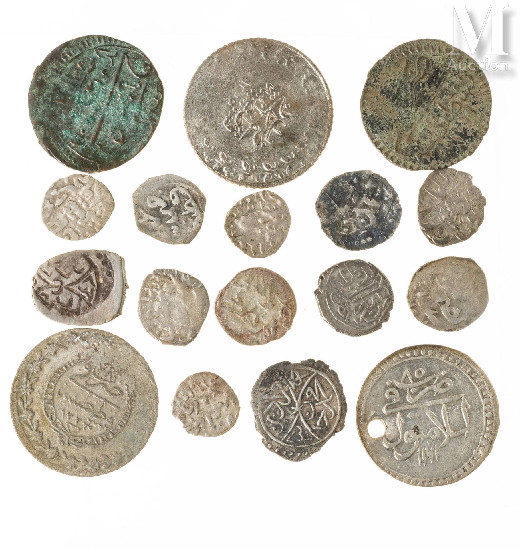 Turquie - (AH 1049-1223) Lot de dix-sept monnaies comprenant : 
-Douze akce de l&hellip;