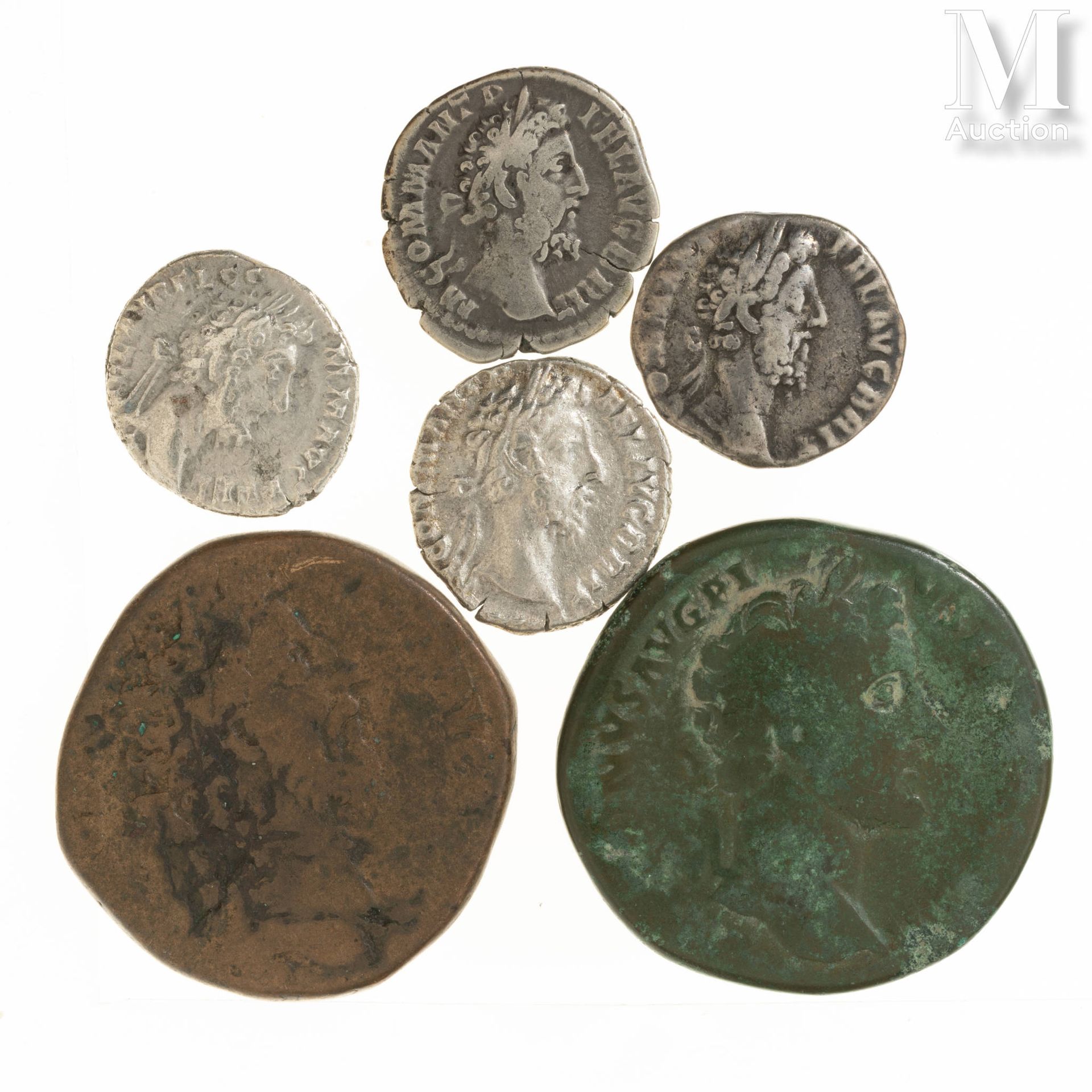 Rome - Commode (117-180) Lotto di monete tra cui : 
- Quattro denari d'argento 
&hellip;
