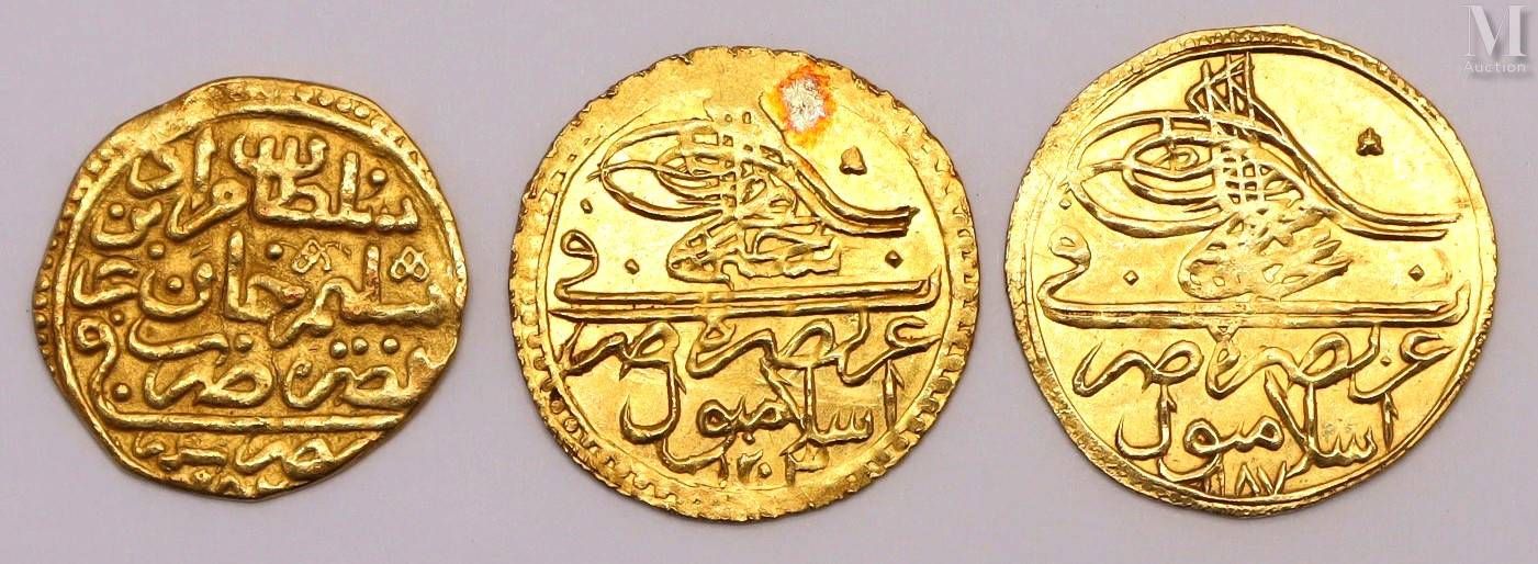 Moyen-Orient - Lot de trois monnaies en or comprenant : 
-Deux 1 Zeri de Salim I&hellip;