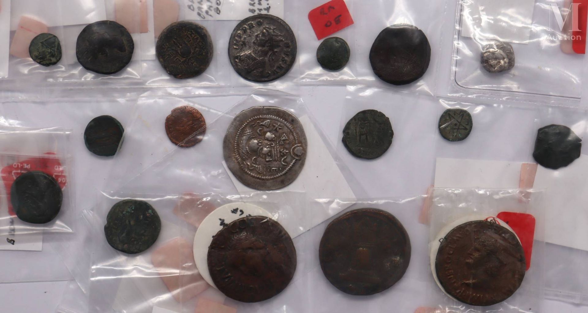 Divers - Lot de monnaies romaines et grecques comprenant notamment des monnaies &hellip;